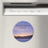 雪に覆われた冬の湖と木の上の夕日 マグネット (インサイチュ (食洗機))