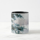 雪に覆われた冬の風景クリスマスツリー マグカップ (中央)