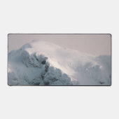 雪に覆われた山 デスクマット (正面)