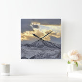 雪に覆われた嵐の夕日 スクエア壁時計 (ホーム)