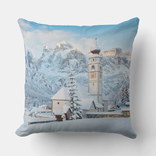 雪に覆われた教会 クッション (正面)