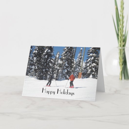 雪に覆われた木々が茂る山のスキーヤー シーズンカード (正面)