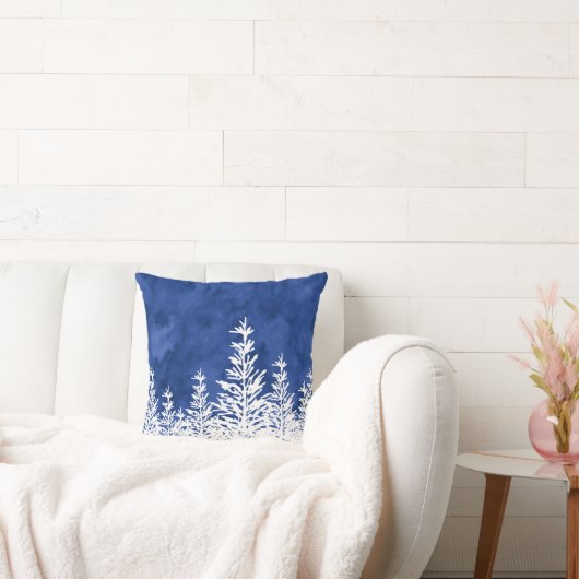 雪に覆われた木の藍色 クッション (ソファ)