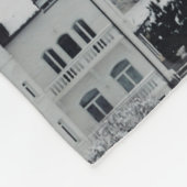 雪に覆われた村の空中展望 フリースブランケット (角)