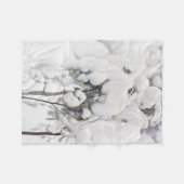 雪に覆われた松のサプリング(Pekka Halonen) フリースブランケット (正面(横))