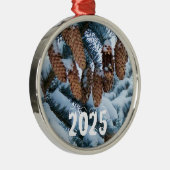 雪に覆われた松の木の松の板 メタルオーナメント (右)