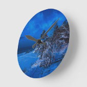 雪に覆われた松模様の夜景 ラウンド壁時計 (傾斜)