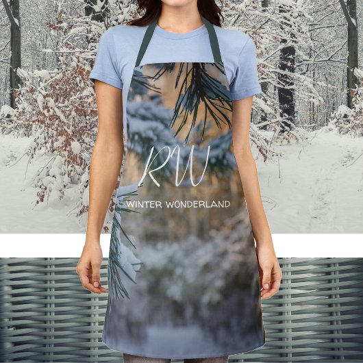 雪に覆われた松 エプロン