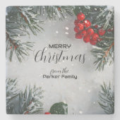 雪に覆われた松、ホリーベリー、写真なし ストーンコースター (正面)