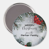 雪に覆われた松、ホリーベリー、写真なし マグネット (正面/裏面)