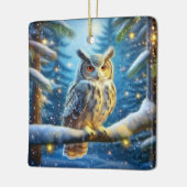 雪に覆われた森の中の角のフクロウ セラミックオーナメント (左)