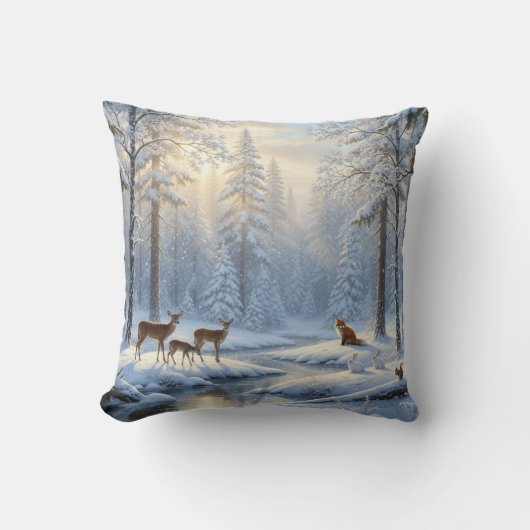 雪に覆われた森林と野生動物 クッション (正面)