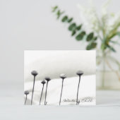 雪に覆われた花 ポストカード (スタンド正面)