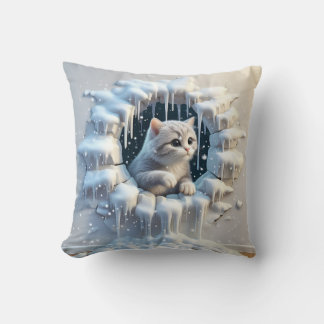雪に覆われた隠れ家でかわいい猫 クッション