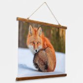 雪に赤いキツネ |ユーコン 吊り下げ型タペストリー (傾斜あり)