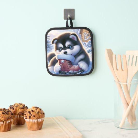 雪に遊覆われた冬のブーツを持つ子犬 鍋敷き (インサイチュ (吊り下げ))