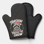 雪のアライグマのクリスマスおもしろいを通過する 鍋つかみ (正面/裏面)