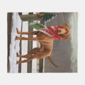 雪のクリスマスとヴィズラ犬 フリースブランケット (正面(横))