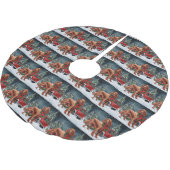 雪のクリスマスにアイルランドの赤いセッター犬 ブラッシュドポリエステルツリースカート (アングル)