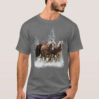 雪のクリスマスにクリデールの馬  Tシャツ