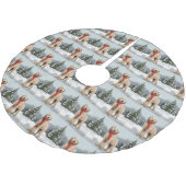 雪のクリスマスにゴルデンドルドッグ ブラッシュドポリエステルツリースカート (アングル)