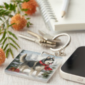 雪のクリスマスにシベリアのハスキー犬 キーホルダー (正面右)