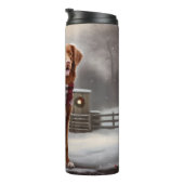 雪のクリスマスにノバスコシアダックトーラードッグ タンブラー (回転右)