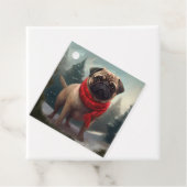 雪のクリスマスにパグ犬 フェイバータグ (インサイチュ)