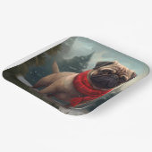 雪のクリスマスにパグ犬 ペーパープレート (傾斜あり)