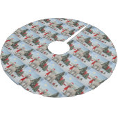 雪のクリスマスにプードル犬 ブラッシュドポリエステルツリースカート (アングル)