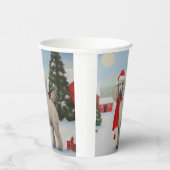 雪のクリスマスにプードル犬 紙コップ (右)