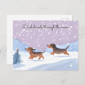 雪のクリスマスに可愛いダックスシャンドソーセージ犬 シーズンポストカード (正面/裏面)