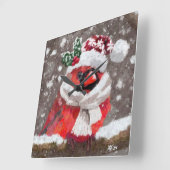 雪のクリスマスに映えるカーディナルバードのスカーフと帽子 スクエア壁時計 (傾斜)