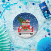 雪のクリスマスに車を運転するチワホアドッグ ペーパープレート (パーティー)