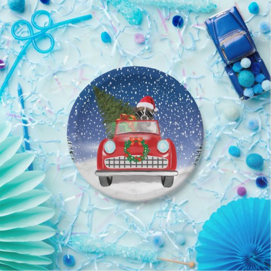 雪のクリスマスに車を運転するボクサー犬 ペーパープレート (パーティー)