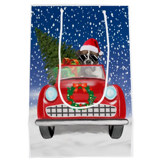 雪のクリスマスに車を運転するボクサー犬 ミディアムペーパーバッグ (裏面)