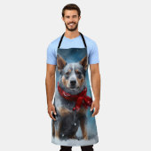 雪のクリスマスに青いヒーラー犬 エプロン (着用した状態)