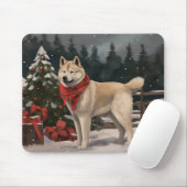 雪のクリスマスに飼う秋田犬 マウスパッド (マウス)