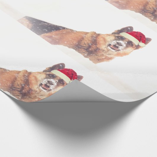 雪のクリスマスのプレゼントの紙のジャーマン・シェパード ラッピングペーパー (角)