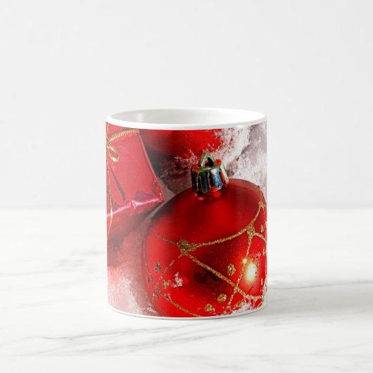 雪のクリスマスのマグのオーナメントそしてプレゼント コーヒーマグカップ (中央)