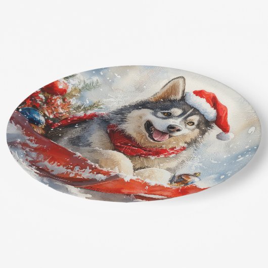 雪のクリスマスを許すそりのアラスカンマレー ペーパープレート (アングル)