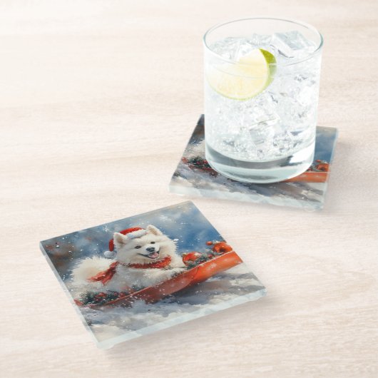 雪のクリスマスを許すそりのサモイド犬 ガラスコースター (アングル)