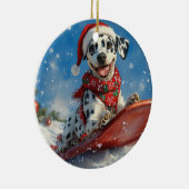 雪のクリスマスを許すそりのダルマチア犬 セラミックオーナメント (右)