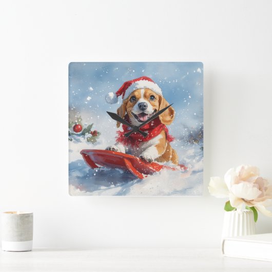 雪のクリスマスを許すそりのビーグル犬 スクエア壁時計 (ホーム)