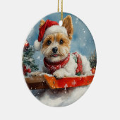 雪のクリスマスを許可するスレッジのバイワーテリア犬 セラミックオーナメント (右)