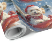雪のクリスマスを過ごすすべり姿のハバニーズ犬 ラッピングペーパー (ロールコーナー)