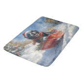 雪のクリスマスを過ごすスロッジのニューファンドランド犬 バスマット (アングル)