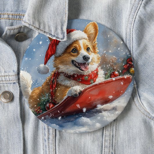 雪のクリスマスを過ごすソリのコルギ犬 缶バッジ (インサイチュ)