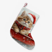 雪のクリスマスを過ごすソリのペルシャ猫 スモールクリスマスストッキング (正面 (吊り時))