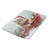 雪のクリスマスを過ごすソリのペルシャ猫 バスマット (アングル)